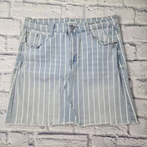 Kensie Jeans Denim Skirt Light Blue Pinstripe size 6/28 Miniskirt Distressed